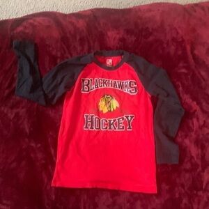 𝅺chicago Blackhawks youth size 10/12 medium